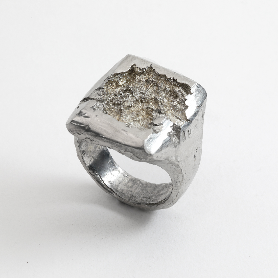 Ring Rough scorched